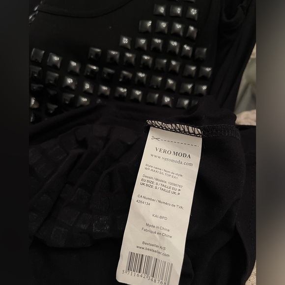 Vero Moda black tank top with black studs-Size small - Picture 8 of 9